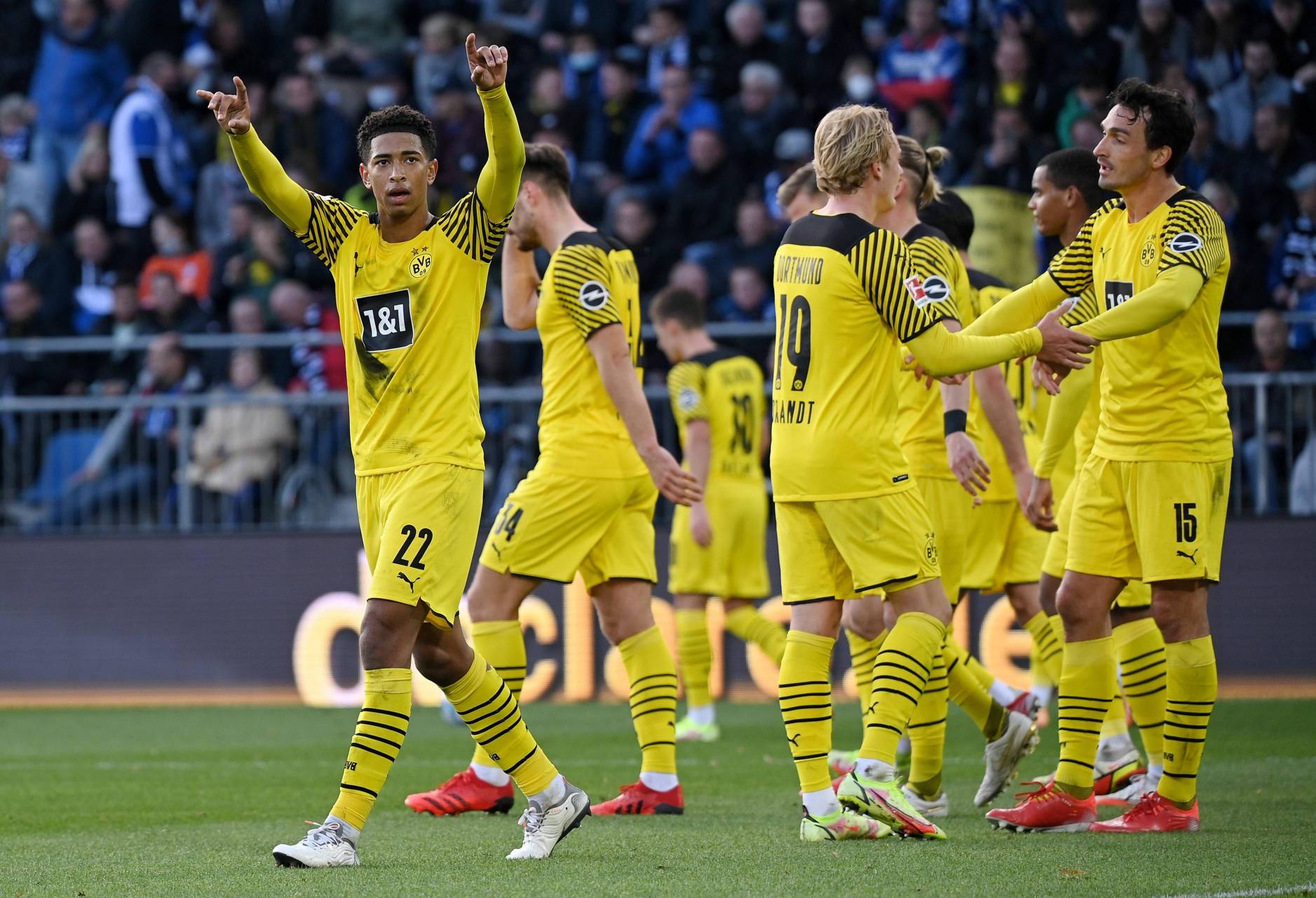 达达鸭食品海报设计_美食小吃零食海报设计制作